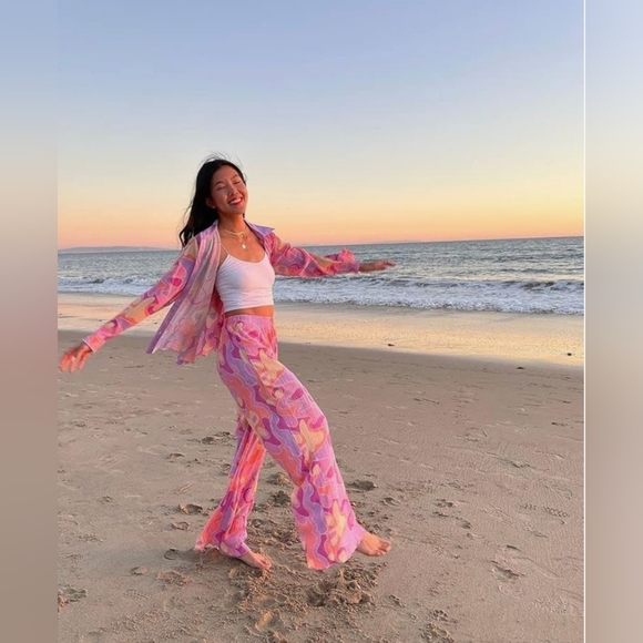 2 Piece Set - Floral Print Oversized Button-Down Shirt with High Waisted Pants - Picture 6 of 7